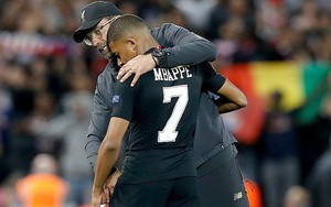 Bị một "ông lão" xỏ mũi, Mbappe từ người hùng biến thành tội đồ