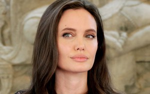 Angelina Jolie đã kết hôn và chuẩn bị tổ chức tiệc cưới với người tình tỷ phú bí mật?