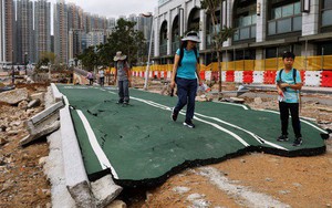 Tàu quân sự Trung Quốc gãy mỏ neo, mắc kẹt vì bão Mangkhut