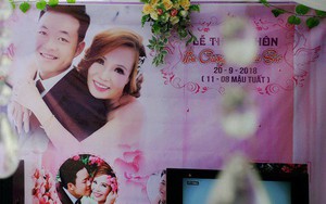 Khung cảnh đám cưới lãng mạn trong giờ phút cô dâu 61 tuổi chuẩn bị lên xe hoa về nhà chồng 26 tuổi