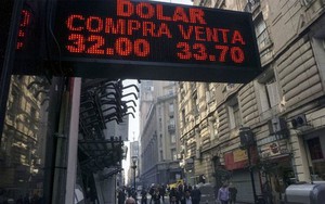 5 đồng tiền đang mất giá nhiều nhất