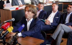 2 tháng sau kỳ tích World Cup, Quả bóng vàng Modric đối diện với án tù 5 năm