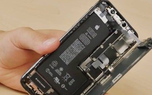 Video "mổ bụng" iPhone XS: Pin chữ L liền khối, dung lượng nhỏ hơn iPhone X