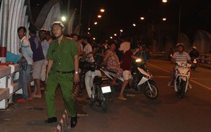 Đang đi trên xe đạp điện, nam thanh niên bất ngờ gieo mình xuống sông mất tích