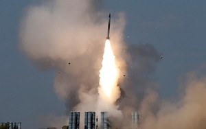 S-300 buộc Israel “cân não” khi tấn công Syria