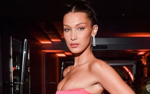 Bella Hadid gợi cảm khó rời mắt tại tuần lễ thời trang Paris