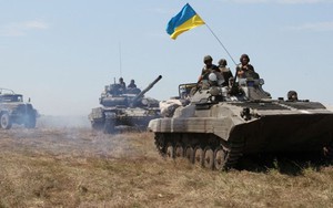 Ukraine chuẩn bị tấn công Donbass sau vụ ám sát lãnh đạo Donetsk