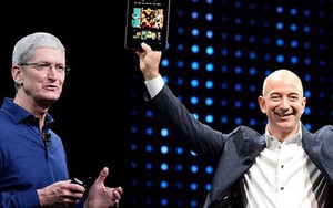Điểm chung thú vị giữa hai đế chế nghìn tỷ USD Apple và Amazon khiến nhiều người bất ngờ