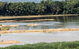 Hai học sinh tắm sông chết đuối thương tâm