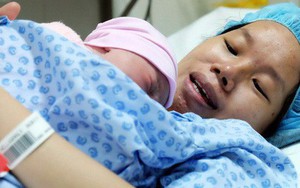 Bà mẹ 24 tuổi ở Sài Gòn sinh bé gái ngay thời khắc đầu tiên của năm 2018