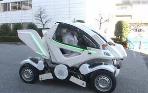 Ô tô điện có thể gập lại như robot