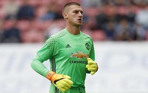 Vừa được gọi về Old Trafford, cầu thủ đi "tu nghiệp" 7 năm nhận tin sét đánh từ Man United