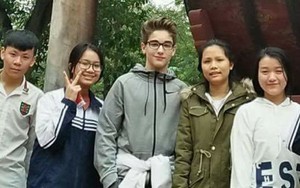 "Soái Tây" nổi tiếng trên thời sự VTV đang được các cô gái “săn lùng” tại các điểm du lịch ở Hà Nội