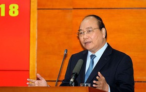 Thủ tướng Nguyễn Xuân Phúc: Phải xắn quần, lội ruộng với nông dân
