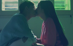 Bà Tưng bất ngờ đi hát trở lại, diễn cảnh tình tứ với trai đẹp
