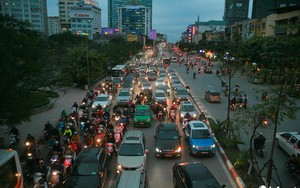 Xén dải phân cách mở rộng 4 làn xe, Nguyễn Chí Thanh hết danh là đường đẹp nhất