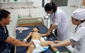 Uống sữa pha thuốc trừ sâu, 3 em nhỏ ở Cần Thơ nguy kịch