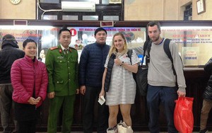 Bát bún ấm lòng nữ du khách nước ngoài giữa chiều đông