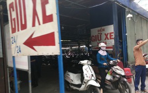 Loạn giá giữ xe ở trung tâm Sài Gòn sau khi dẹp bãi giữ xe vỉa hè