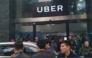 Văn phòng Uber Hà Nội phải mở cửa đối thoại trước sức ép của hàng trăm tài xế