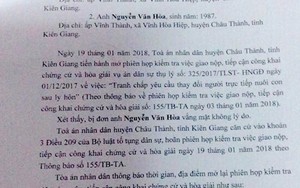 Vụ bé 7 tuổi bị dí sắt nung vào mặt ở Kiên Giang: Tòa triệu tập nhưng người cha vắng mặt