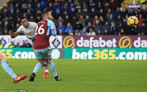 Man United "chết hụt", Rashford suýt thành tội đồ