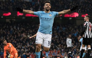 Aguero lập hat-trick, Man City "vùi dập" hi vọng của Man United