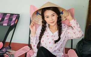 Sam vào vai gái quê vẫn xinh đẹp rạng ngời
