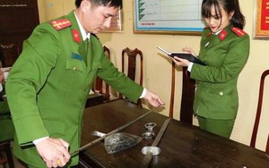 Tài xế ô tô thủ kiếm, còng số 8 rồi rút súng đồ chơi doạ bắn người bị xử phạt