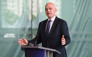 Chủ tịch FIFA, Infantino cho phép Man City và PSG phá vỡ Luật FFP