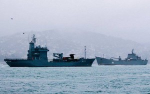 Báo Anh: Tàu đổ bộ Nga ‘tiếp cận thù địch’ với 3 tàu chiến của NATO