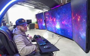 Cận cảnh dàn PC khủng 700 triệu đồng với 3 màn hình, có tính năng massage và có sẵn tủ lạnh