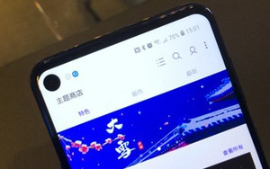 Samsung ra mắt smartphone với màn hình đục lỗ đầu tiên trên thế giới