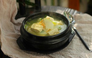 Chỉ giản dị là món canh đậu hũ, nhưng nấu kiểu này chồng con tôi ăn hết không còn 1 giọt!