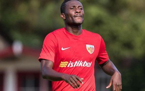 "Tắm" tiền trong quá khứ nhưng giờ cựu sao Premier League chỉ có hơn 17 triệu VNĐ trong tài khoản
