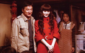 Bị sa thải vì quên cắt cảnh nóng Thành Long trên phim