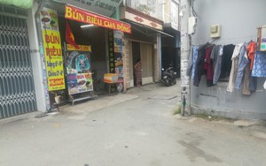 Xe ben chở vật liệu lùi cán chết bé gái 15 tháng tuổi ở Sài Gòn