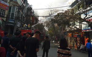 Cháy nhà trên phố cổ Hà Nội ngày cúng ông Công, ông Táo