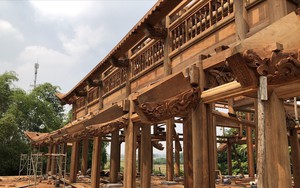 Ngôi chùa hoành tráng được làm từ tiền bán gỗ cây sưa trăm tỉ