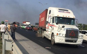 Xe container đâm công nhân làm đường tử vong trên cao tốc Pháp Vân - Cầu Giẽ