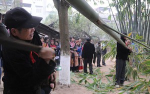 Dựng cây nêu đón Tết, 3 anh em bị điện giật nguy kịch