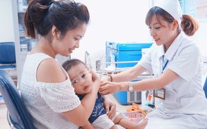 Tiêm vắc-xin ComBE Five, trẻ có thể gặp phản ứng gì?