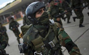 Venezuela biến động lớn: Hàng trăm binh sĩ đào ngũ "xin" Mỹ cấp vũ khí để giành "tự do"