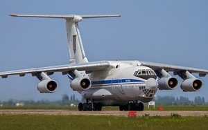 Bí ẩn lô "hàng nóng" Ukraine chuyển tới căn cứ Không quân Mỹ: Vũ khí Nga lộ mật?
