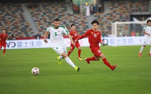 Hậu vệ Iraq gây ngỡ ngàng với cú phản lưới nhà sau pha bóng “sắc như dao” của Quang Hải