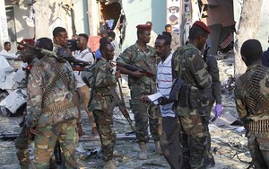 Liều lĩnh "tập kích kép" quân Mỹ-Italia ở Somalia, 10 phiến quân bỏ mạng
