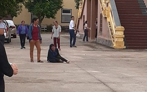 Vợ ngã khuỵu, khóc ngất giữa sân tòa khi nghe chồng bị tuyên án tử