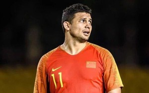 ĐT Trung Quốc bị CĐV nhà mỉa mai: "Toàn lính đánh thuê, sao không nhập tịch cả Messi luôn?"