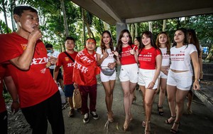Đội nhà "bó tay" trước Philippines, fan Trung Quốc đổ lỗi cho... chân dài và dê