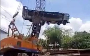 Cần cẩu gãy đập trúng đầu lái xe cẩu, nạn nhân tử vong thương tâm